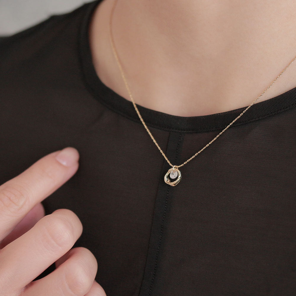 Molten Circle Crystal Necklace